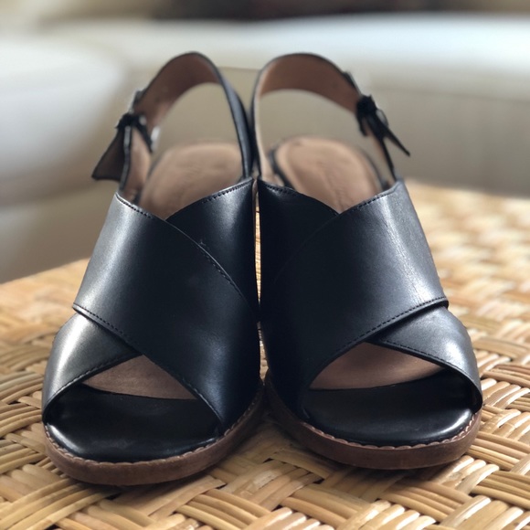 SOLD/ @kaymey01 Madewell Ruthie criss cross sandal - Picture 4 of 8